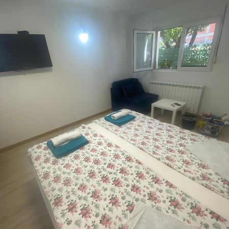 Garden Apartmani 3 เบลเกรด ภายนอก รูปภาพ