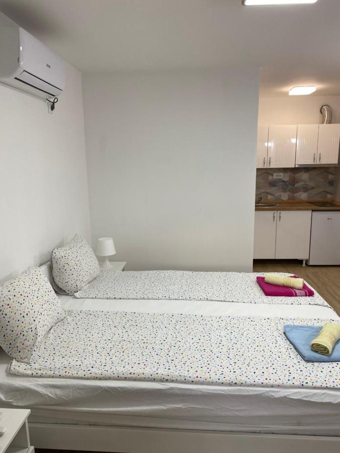 Garden Apartmani 3 เบลเกรด ภายนอก รูปภาพ