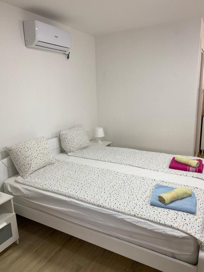 Garden Apartmani 3 เบลเกรด ภายนอก รูปภาพ