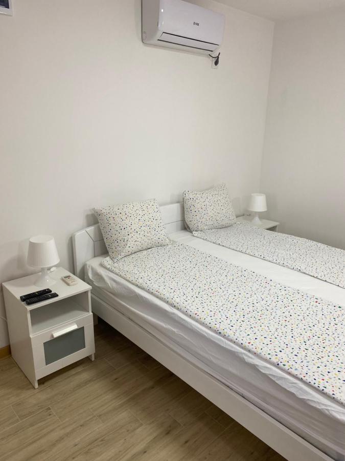 Garden Apartmani 3 เบลเกรด ภายนอก รูปภาพ