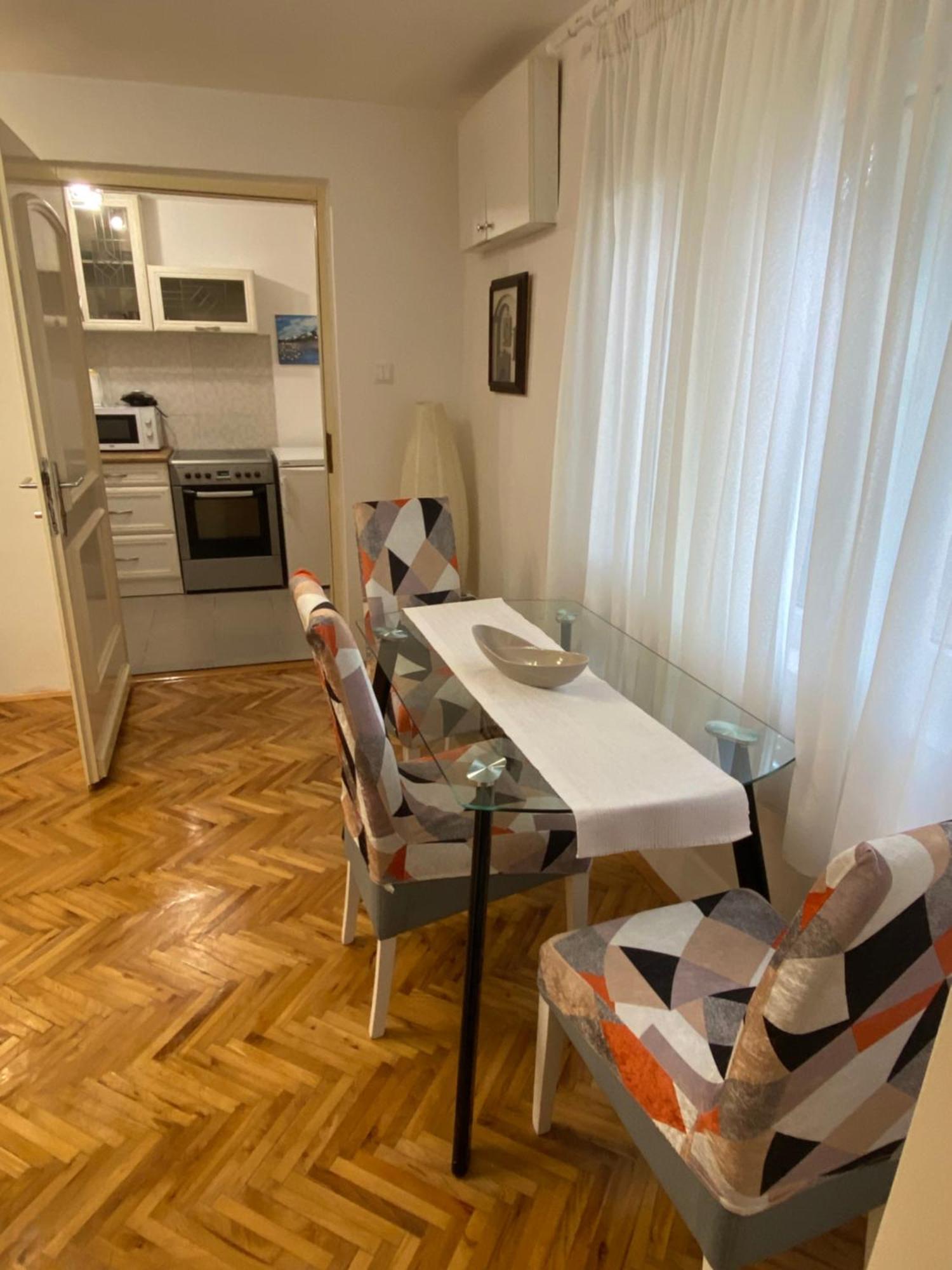 Garden Apartmani 3 เบลเกรด ภายนอก รูปภาพ