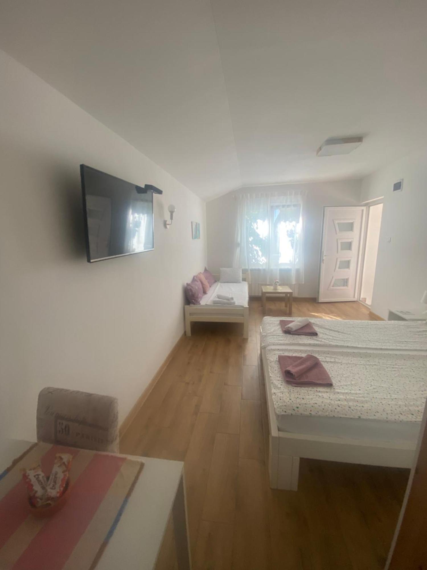 Garden Apartmani 3 เบลเกรด ภายนอก รูปภาพ
